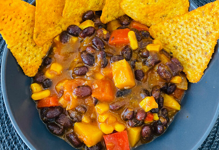 Tomorrow-algarve-magazine-community-news-algarve-blog-april-2025-vegan-chilli-bean-stew-recipe-1