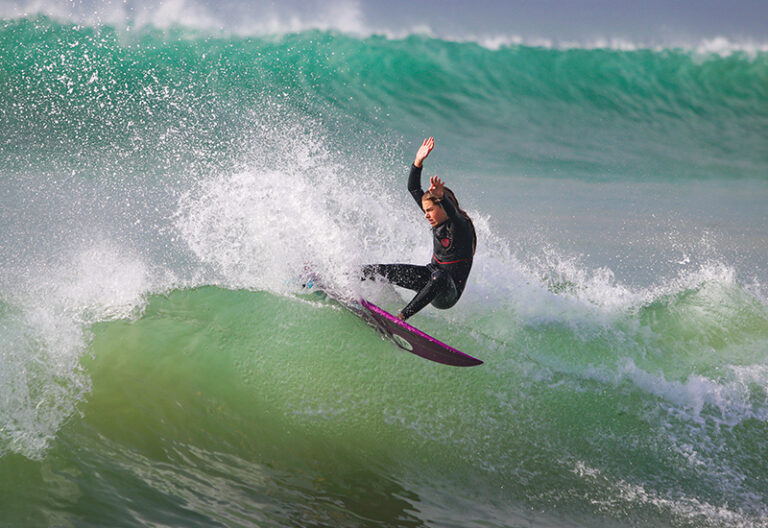 Tomorrow-algarve-magazine-community-news-algarve-blog-may-2025-may-sports-surf-sisters-suri-sienna-rodrigues-4