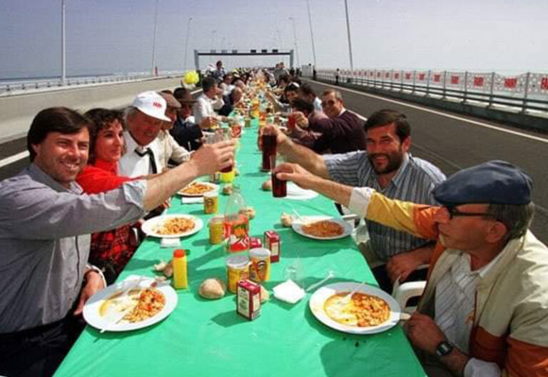 Tomorrow-algarve-magazine-september-2025-Vasco-da-Gama-Bridge-Lisbon-Fairy-Liquid-advert-Expo-98-history-1