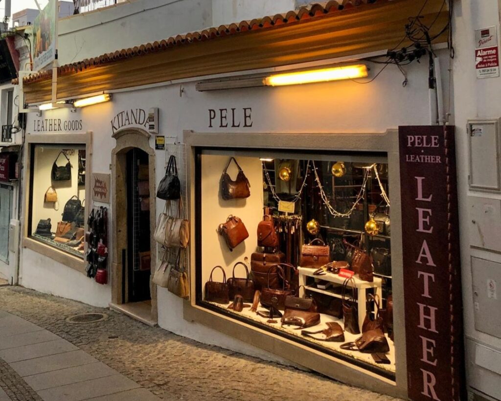 loja-albufeira-duas-montras-lusco-fusco