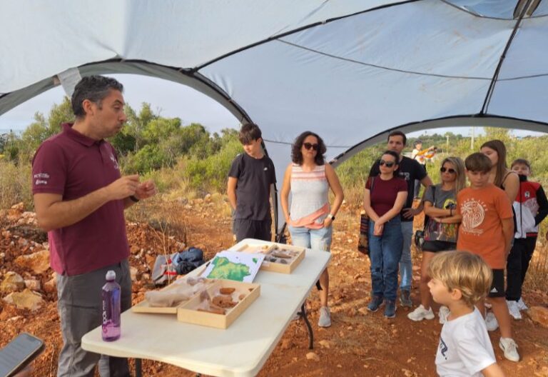 tomorrow-algarve-magazine-december-2025-algarve-neanderthal-companheiro-cave-archaeology-7