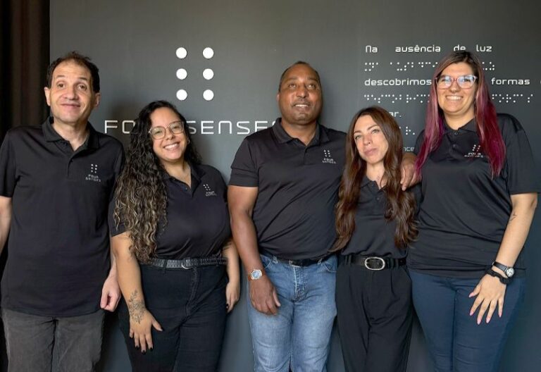 tomorrow-algarve-magazine-december-2025-four-senses-faro-visual-impairment-sensory-experience-1