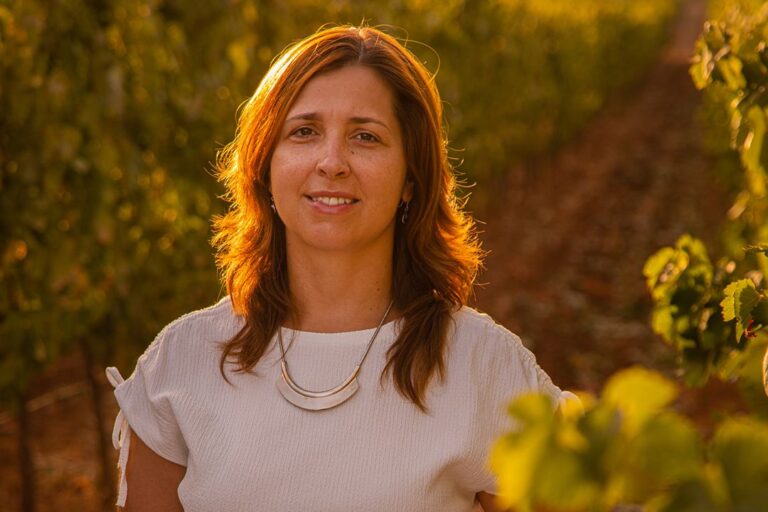 tomorrow-algarve-magazine-april-2026-algarve-wine-cva-sara-silva-1