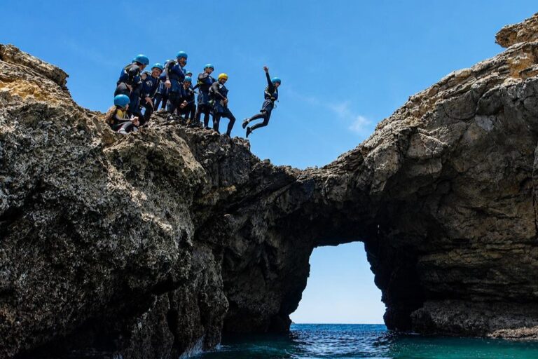 tomorrow-algarve-magazine-august-2026-sagres-coasteering-tour-cliff-jumping-adventure-algarve-coastal-activity-3